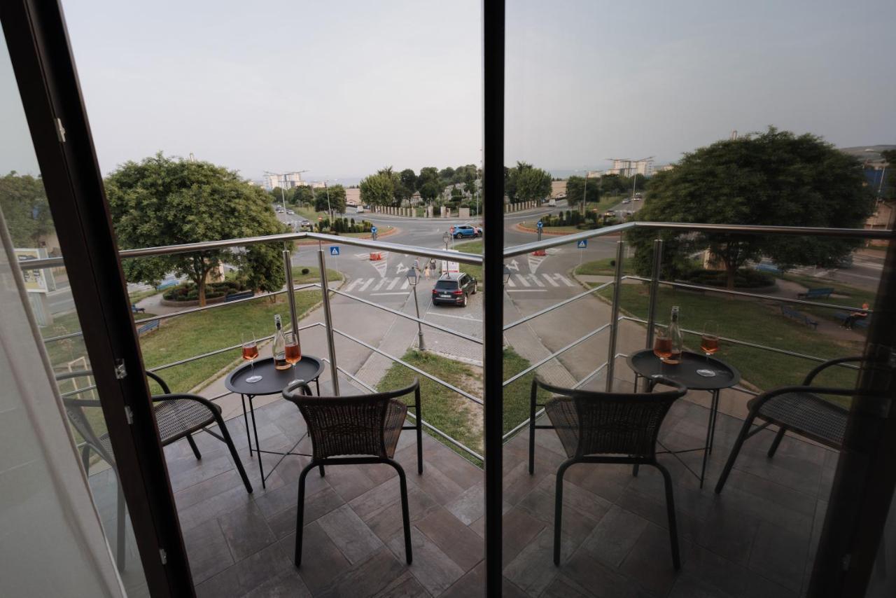 Hotel The Corner50 Alba Iulia Exterior foto