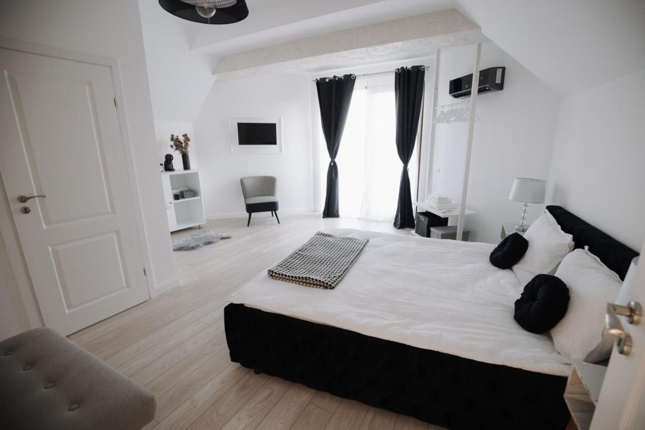 Hotel The Corner50 Alba Iulia Exterior foto